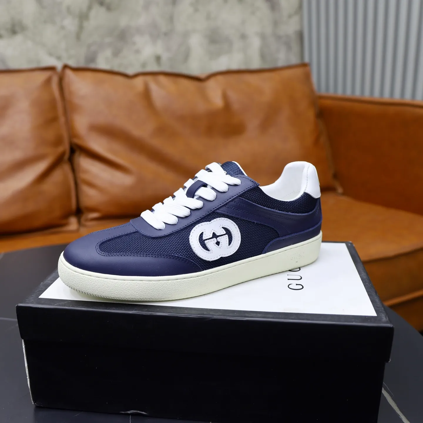 Men's shoes: 400💰🙅‍♂️🙅‍♂️🙅‍♂️ Brand: GUCCI Standard code: 38-44 (45 customized) Grade: Same as the official website Material: Original leather splicing Comfortable and breathable lining Original wear-resistant outsole Style category: Men's fashionable casual shoes Running sneakers Noble luxury brand elements Top luxury Color: actual picture color